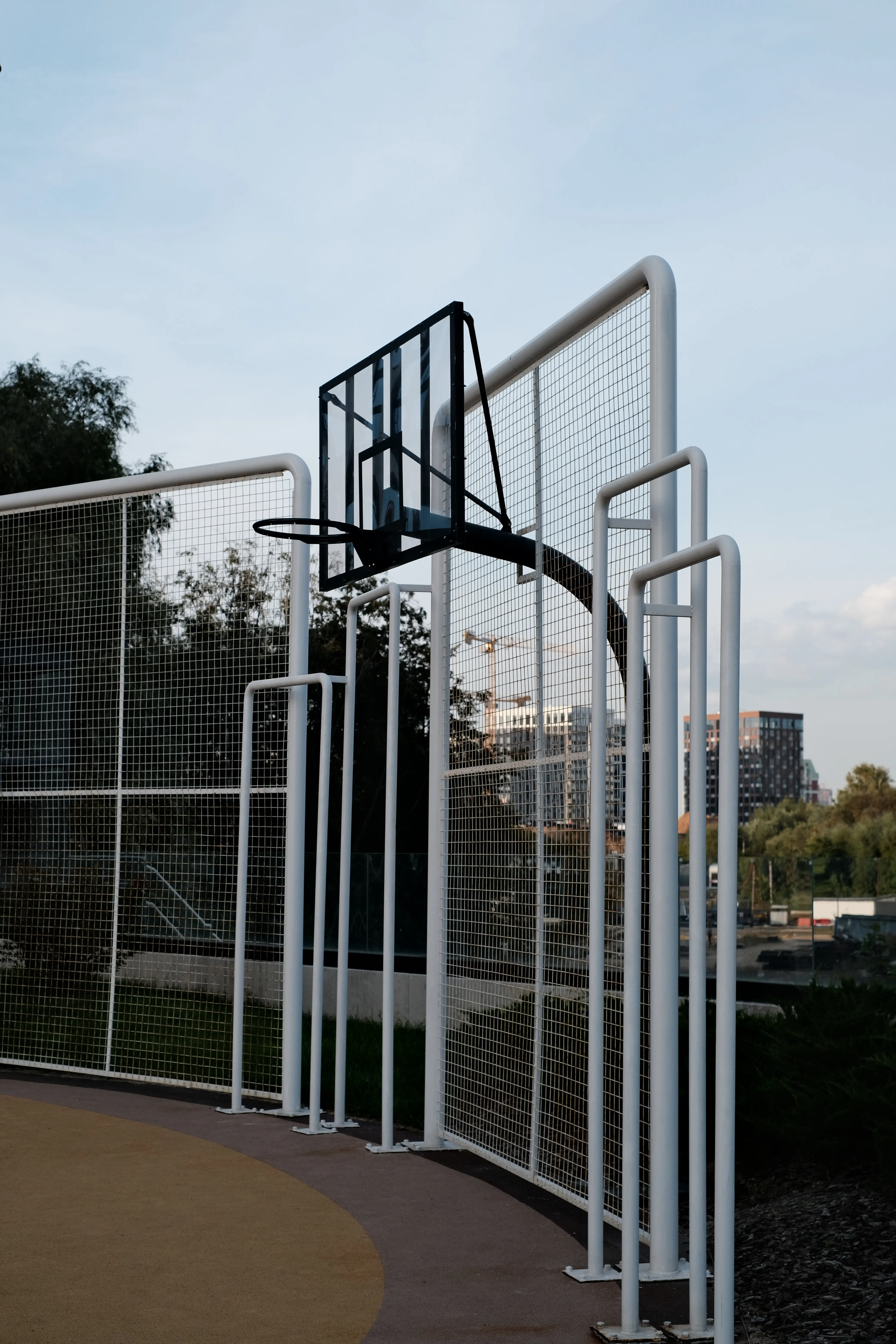 Универсальная спортивная площадка в Will Towers